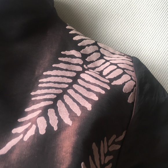 Mandarin burgundy jacket. Unique closure. - Picture 4 of 7